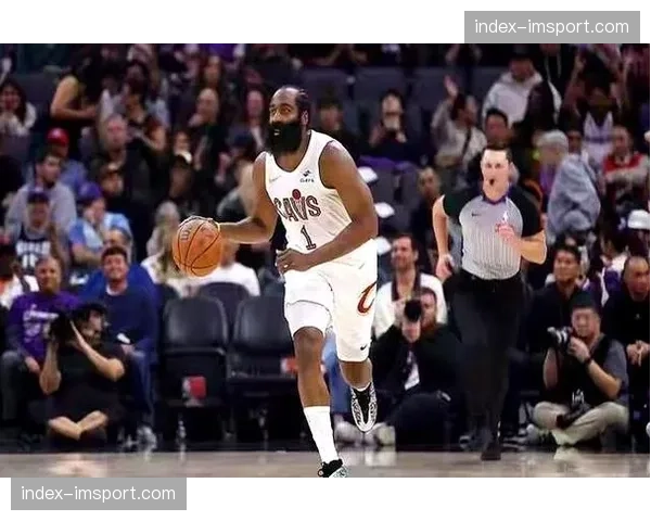 哈登复出之战达成重要里程碑，老将转会骑士后的角色定位